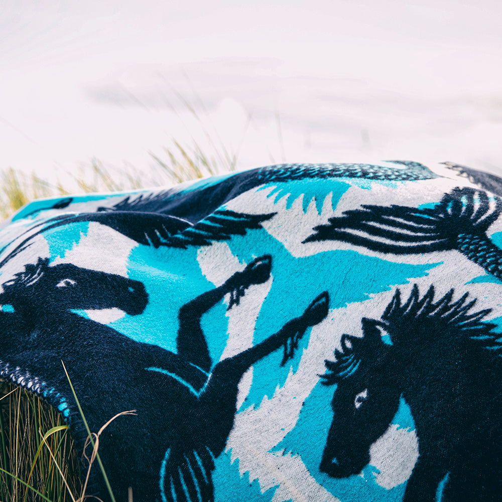 KELPIE THROW